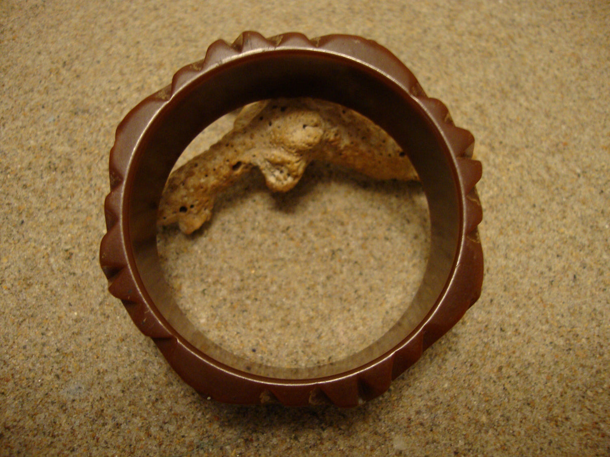 Vintage Chocolate Brown Bakelite Bracelet: Geometric Carvings
