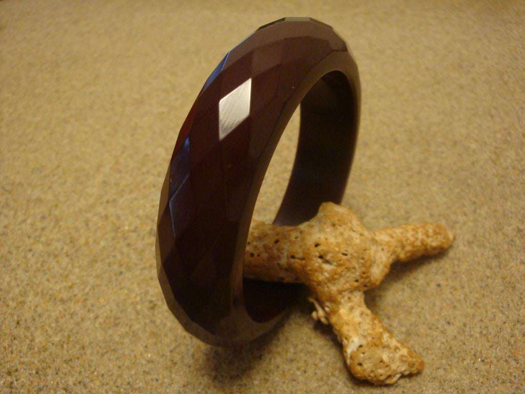 Vintage 3/4" Chocolate Brown Bakelite Bracelet! Diamond & Pentagon Facets!