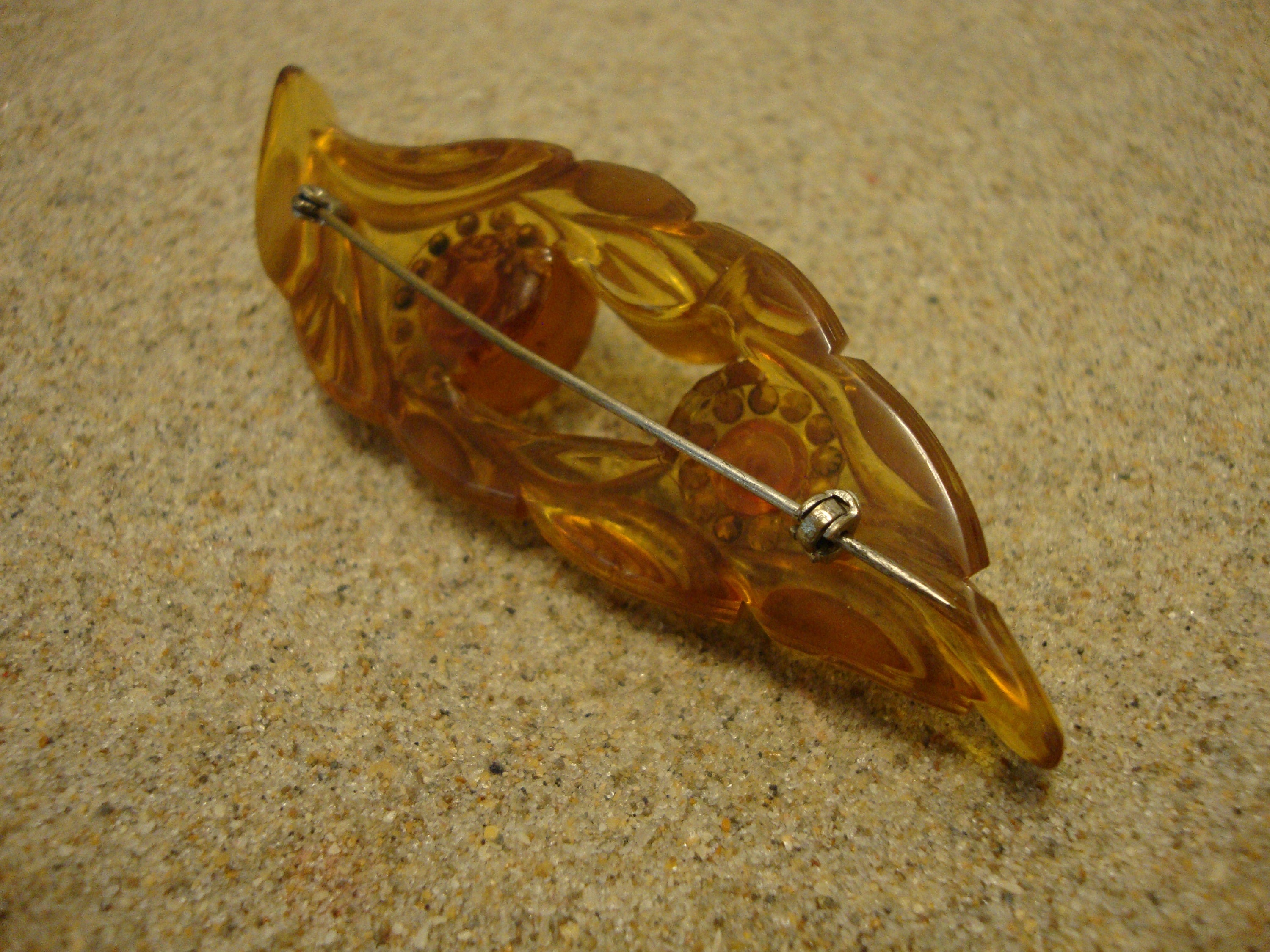 Vintage Bakelite Brooch! Carved Leaf Design w/ Rhinestone & Ruby Red Cabochons!