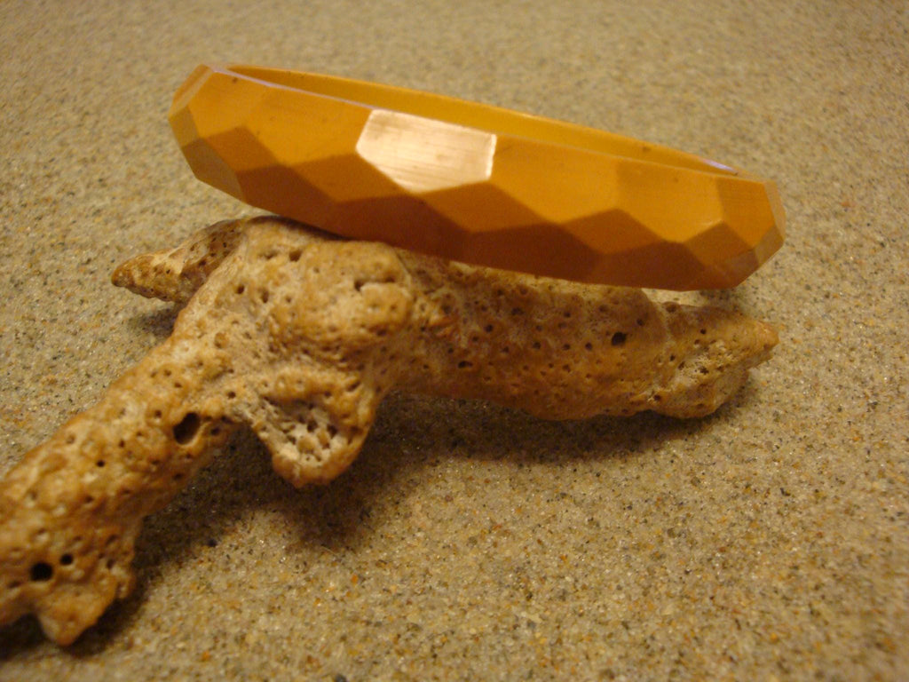 Vintage 1/2" Goldenrod Bakelite Bracelet w/ Diamond & Pentagon Shaped Facets!