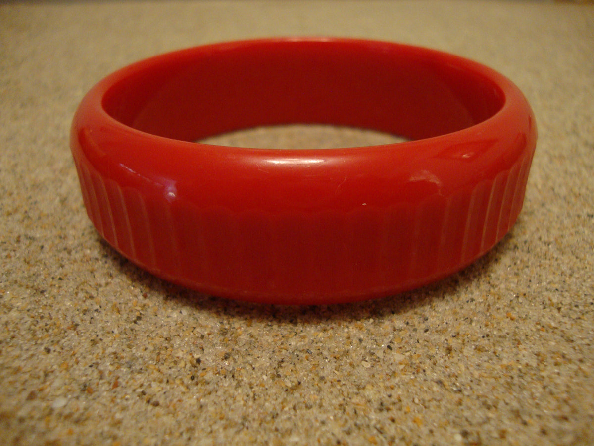 Vintage Cherry Red Bakelite Bracelet: Machine Age Carved Bangle