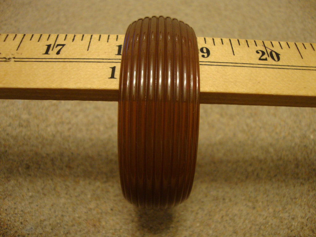 Vintage 1" Bakelite Bracelet! Semi Translucent Sleek Gold to Green Ribbed Design!