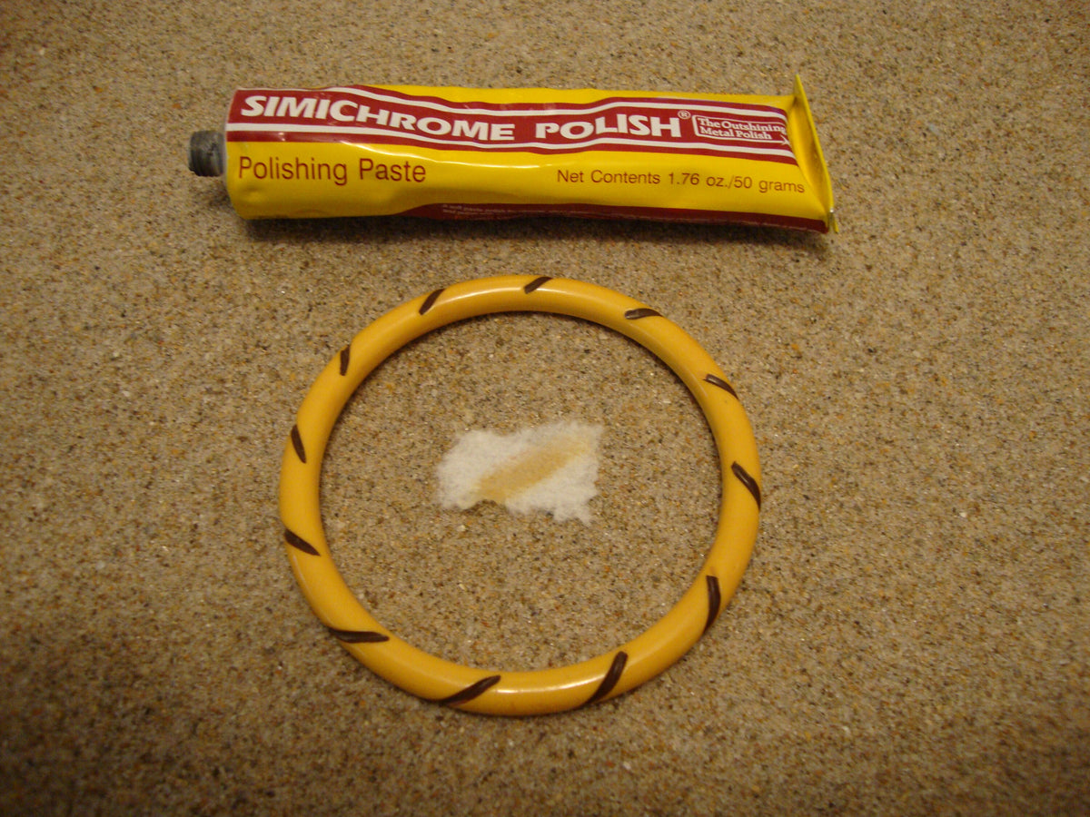 Vintage Yellow Bakelite Bracelet: Carved Twisted Rope Design