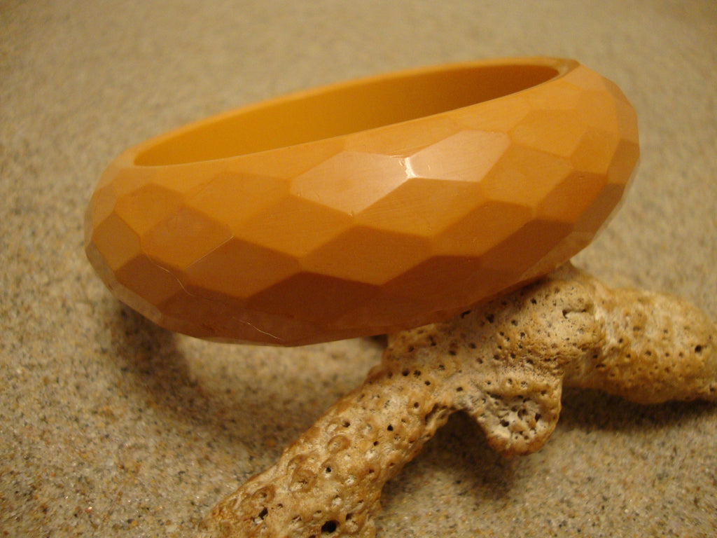 Vintage 7/8" Bakelite Bracelet w/ 3/8" Dome! Diamond & Pentagon Shaped Facets!