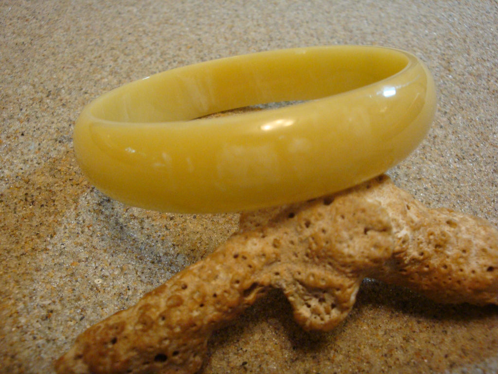Restored Vintage Bakelite Bracelet: Pale Yellow Marbled Bangle
