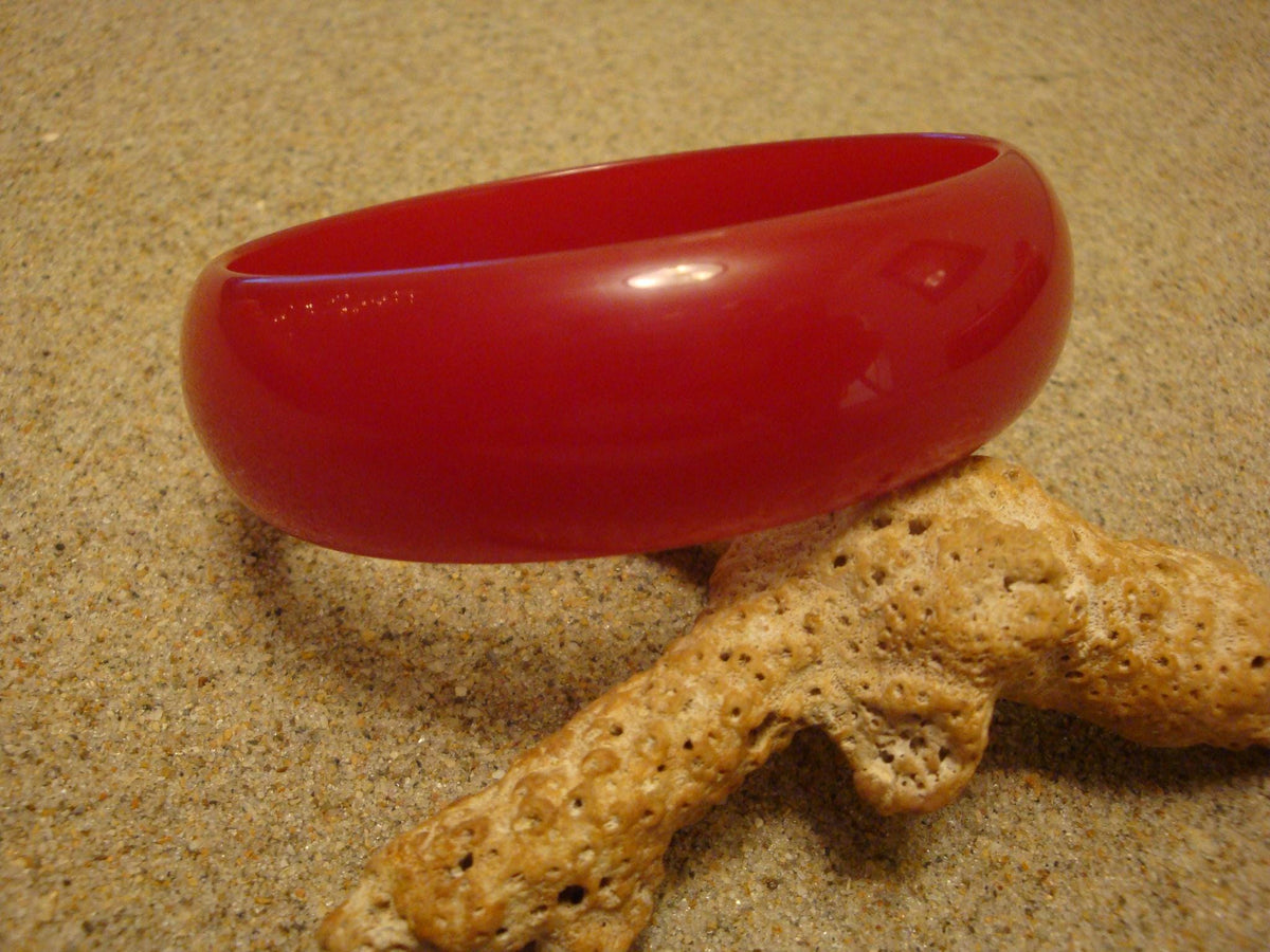 Vintage 7/8" Bakelite Oval Bracelet! Bright Semi Translucent Cherry Red Color!