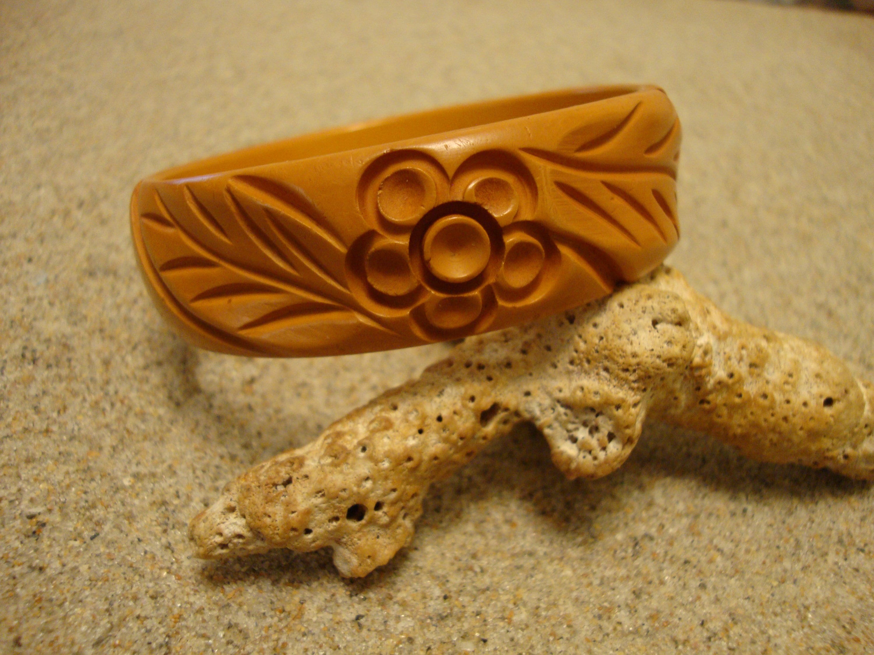 Vintage Burnt Orange Bakelite Bracelet: Carved Flower & Leaf Design