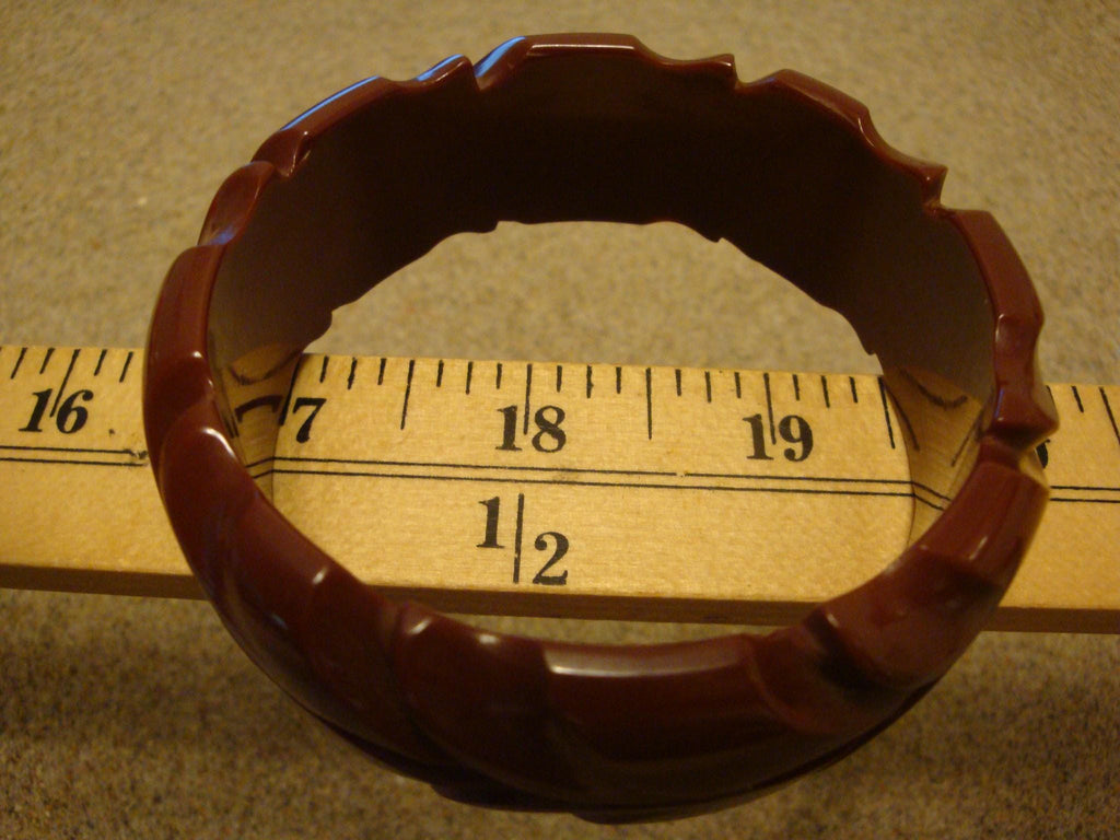 Vintage Milk Chocolate Bakelite Bracelet: Abstract Vine Carvings
