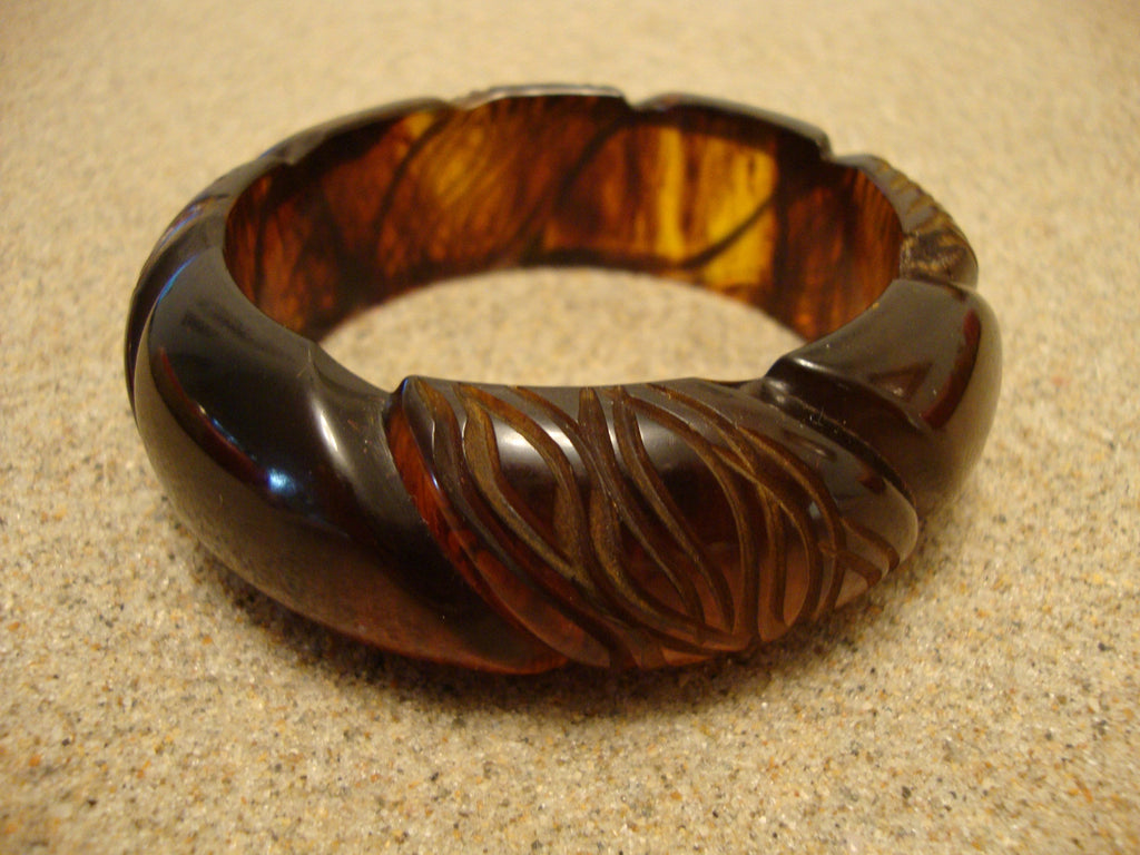 Vintage 1" Marbled Copper/Rust Bakelite Bracelet! Diagonal & Contoured Carvings!