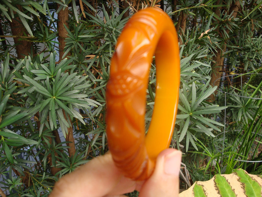 Vintage 5/8" Butterscotch Bakelite Bracelet! Abstract Flower & Leaf Carvings!