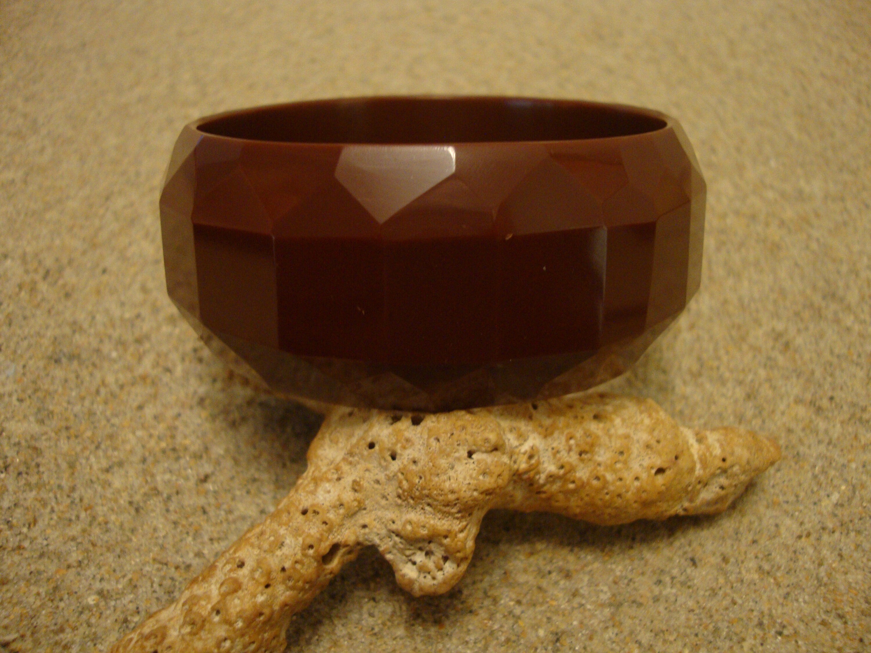 Vintage 1.25" Chocolate Brown Bakelite Bracelet!; Square/Pentagon Shaped Facets!