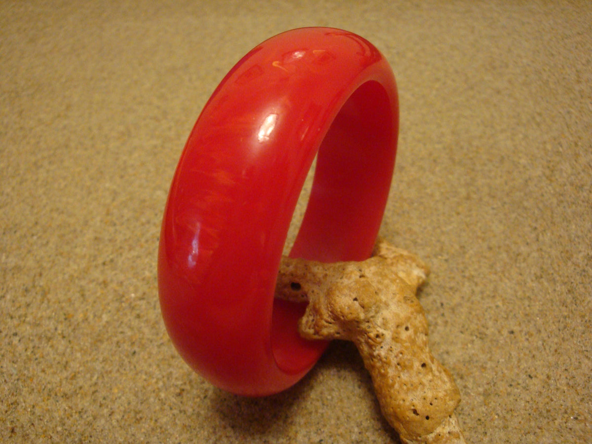 Vintage 7/8" Bakelite Bracelet! Dazzling Bright Cherry Red w/ Cream Marbling!