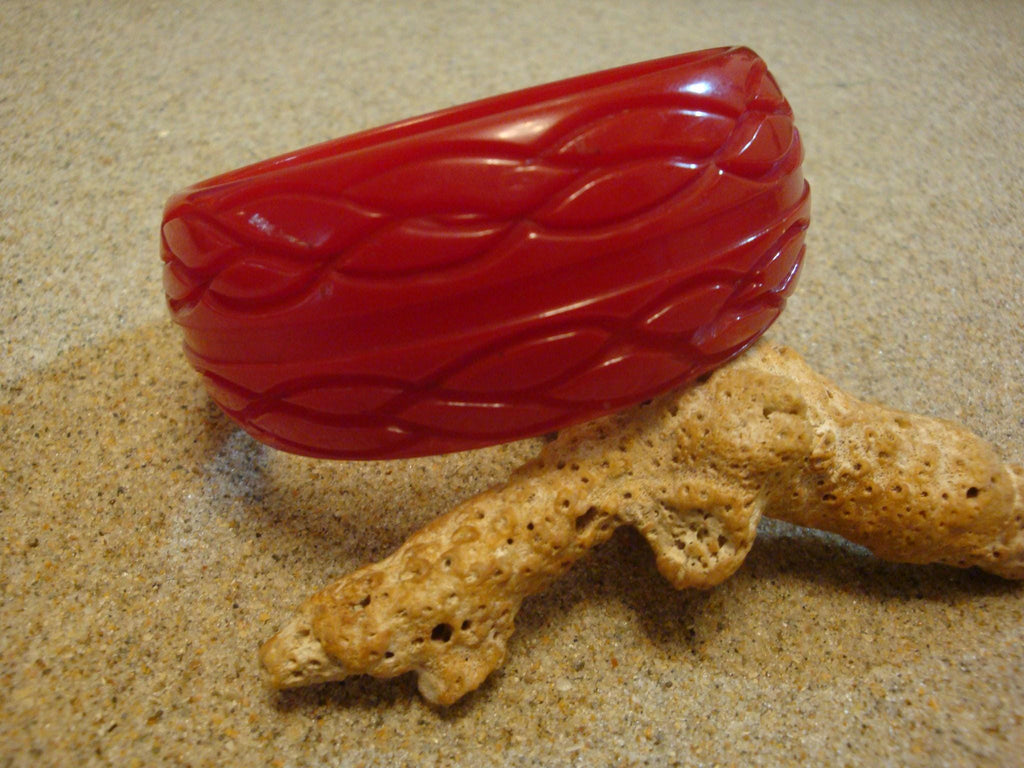 Vintage Cherry Red Bakelite Bracelet: Grooved Wavy Carvings