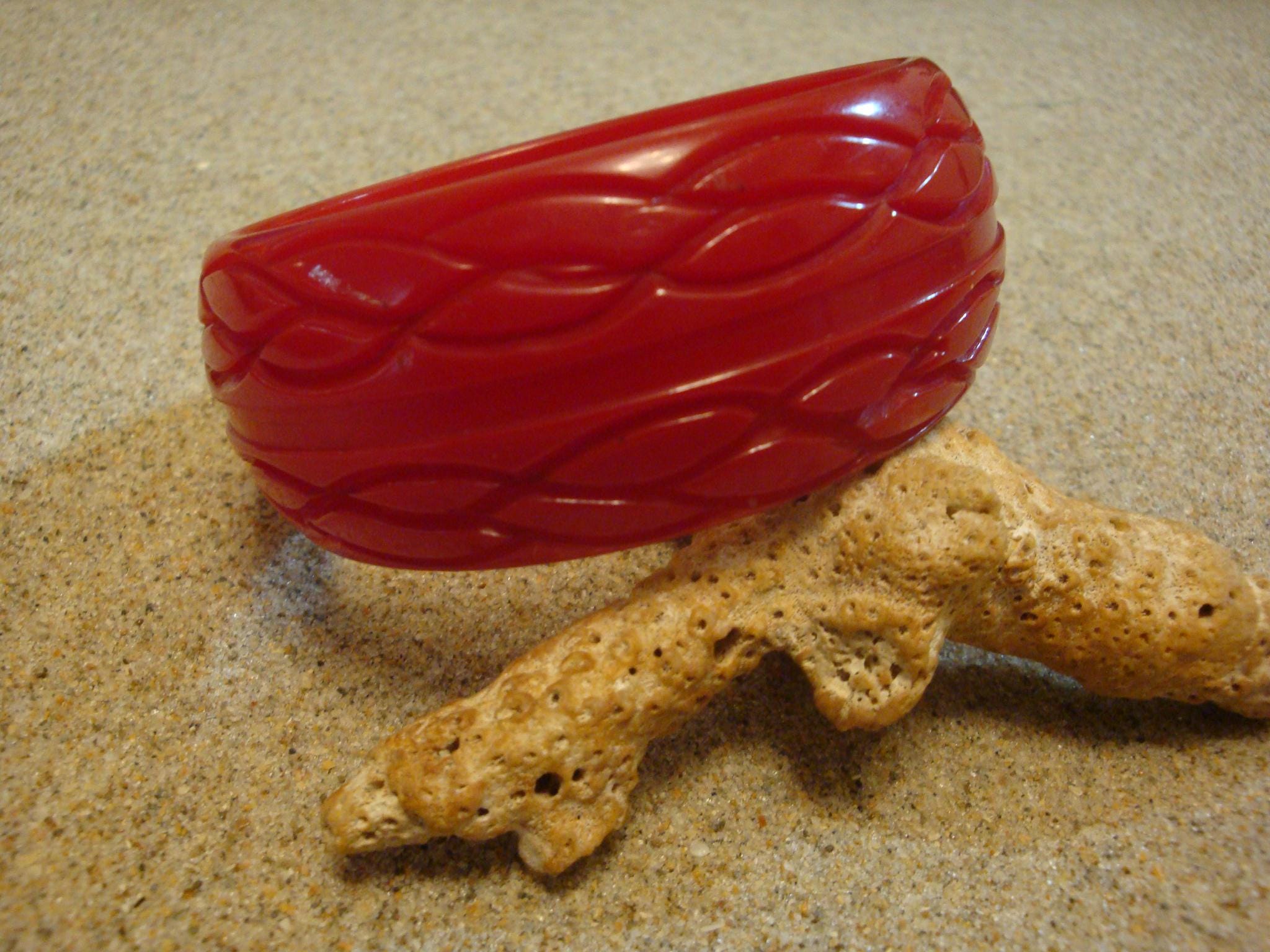 Vintage Cherry Red Bakelite Bracelet: Grooved Wavy Carvings