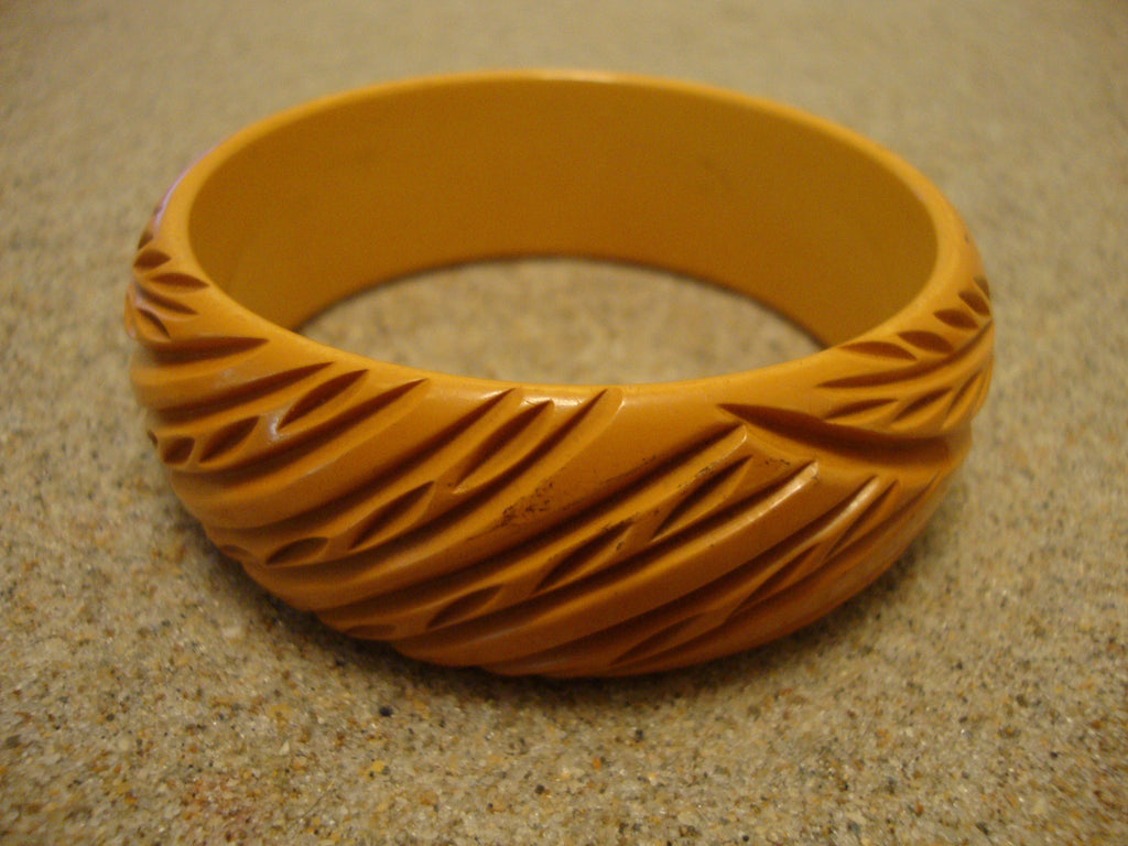 Vintage 1" Goldenrod Bakelite Bracelet! Vine and Leaf w/Diagonal Slash Carvings!