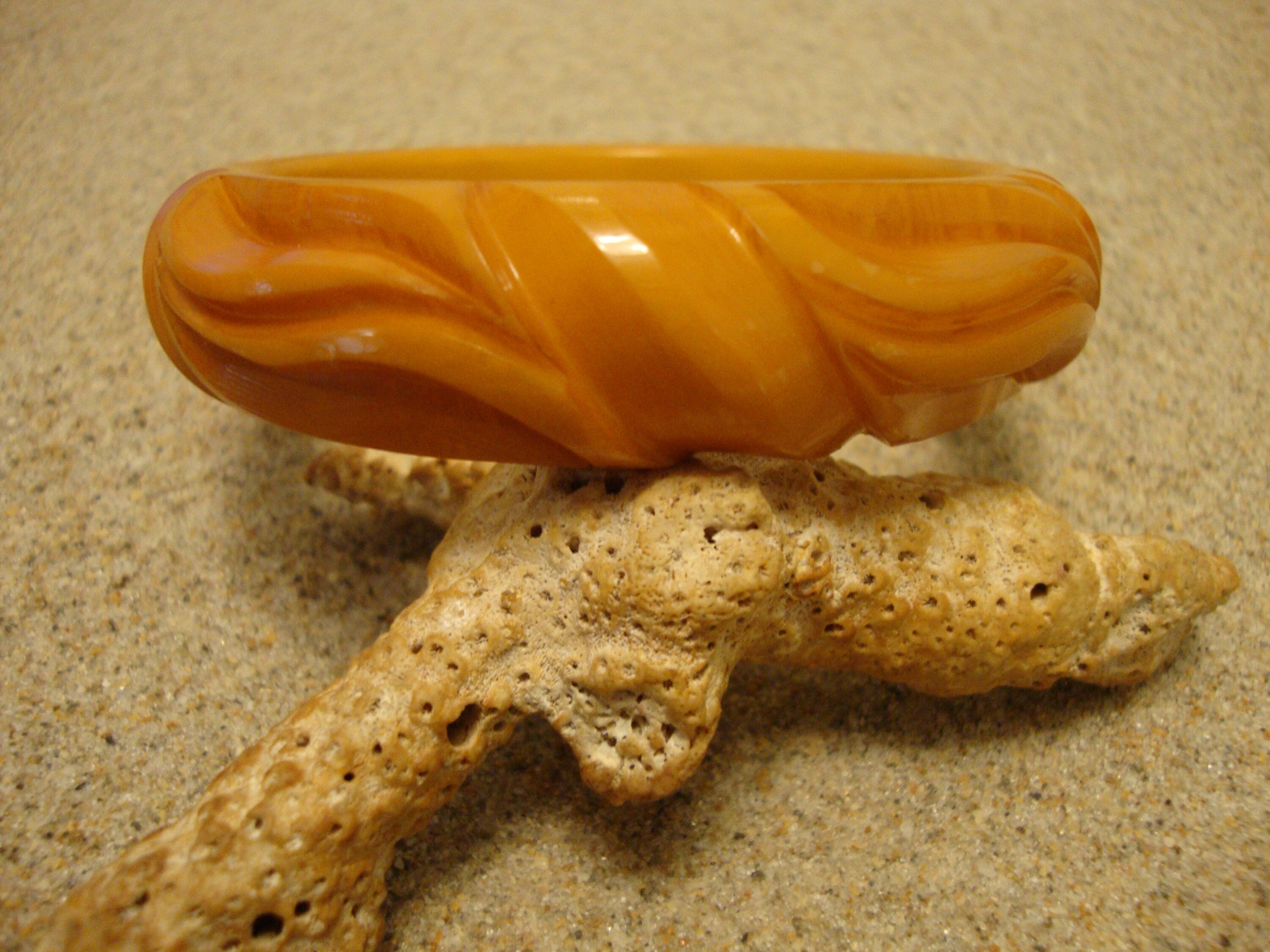 Vintage 3/4" Orange Bakelite Bracelet! Sculpted Abstract Flower Designs!