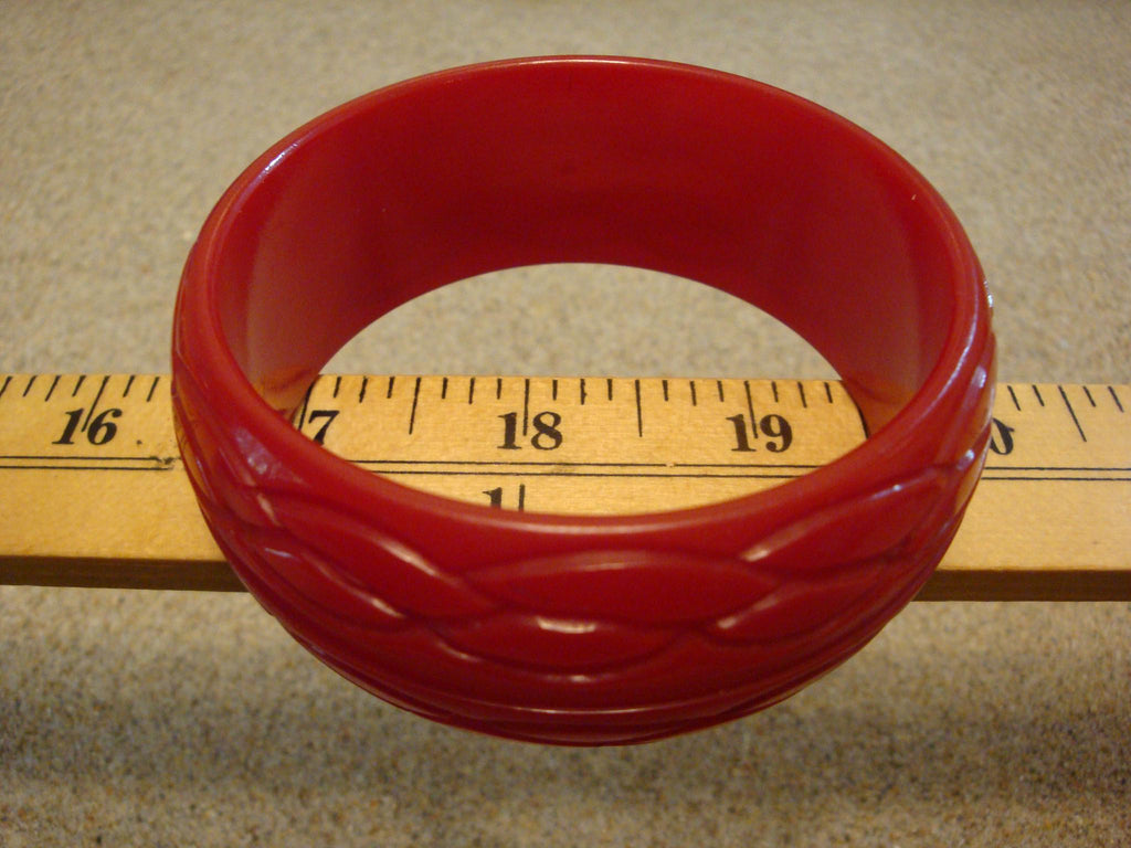 Vintage Cherry Red Bakelite Bracelet: Grooved Wavy Carvings