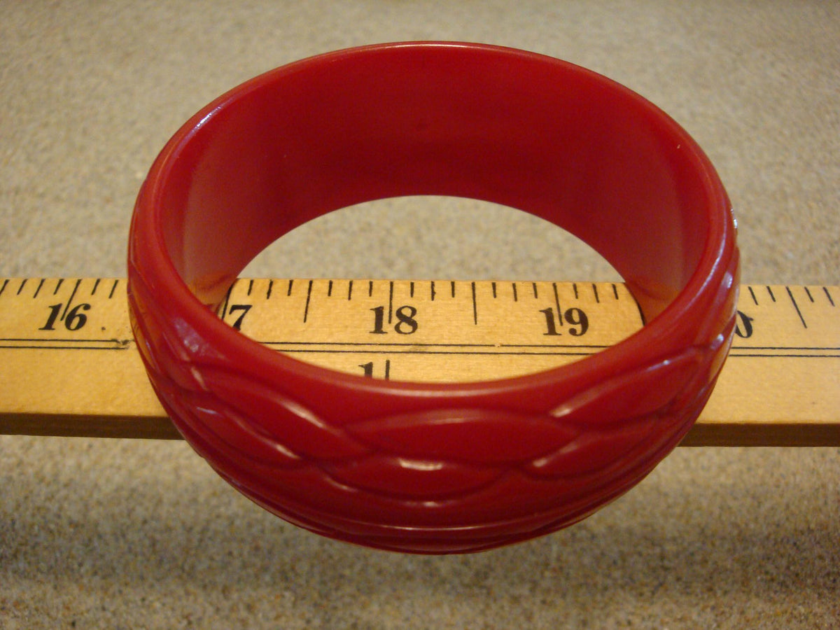 Vintage Cherry Red Bakelite Bracelet: Grooved Wavy Carvings
