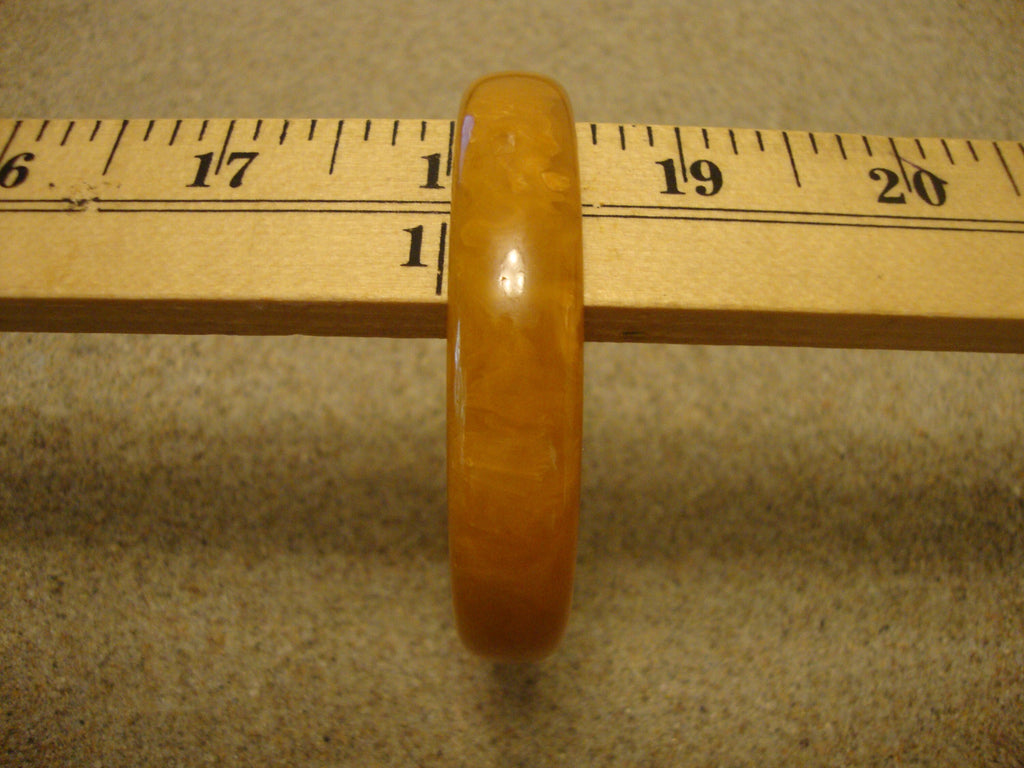 Vintage Butterscotch Bakelite Bracelet: Marbled Cream, 1/2 inch