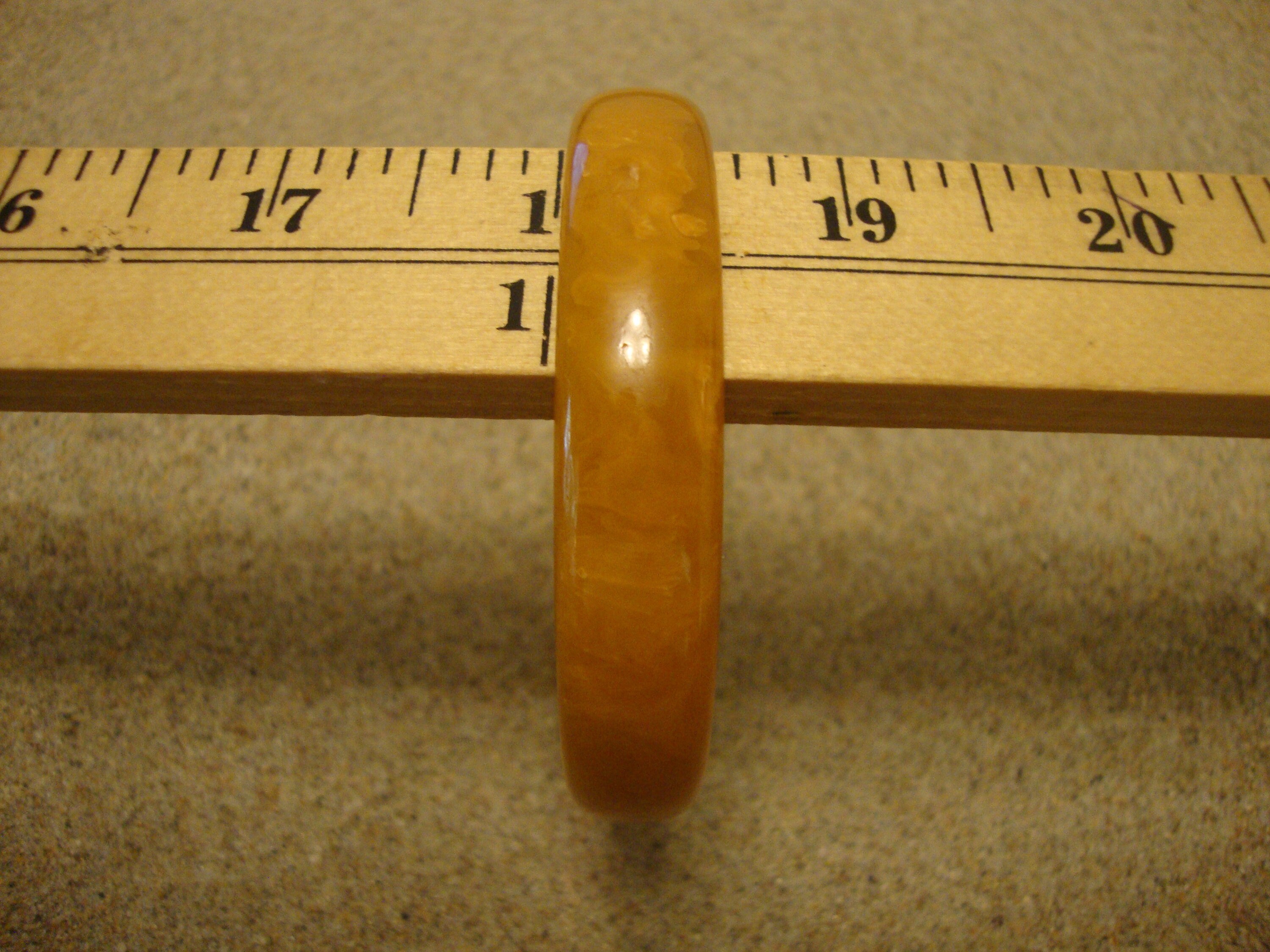 Vintage Butterscotch Bakelite Bracelet: Marbled Cream, 1/2 inch