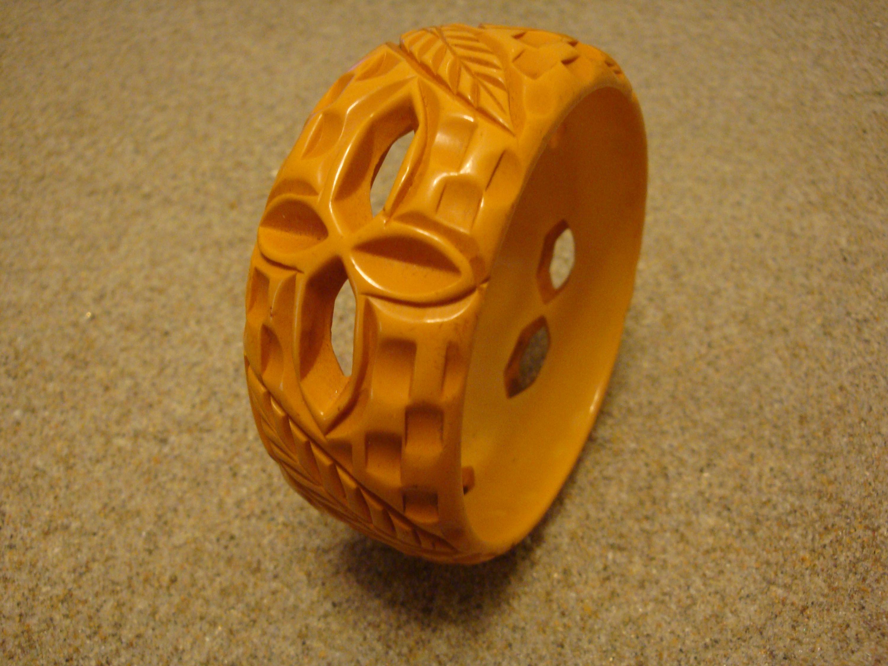 Vintage 1 1/4" Goldenrod Bakelite Bracelet! Open Work , Basketweave & Leaf Carvings!
