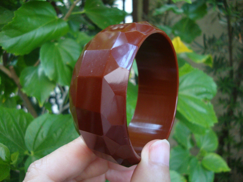 Vintage 1.25" Chocolate Brown Bakelite Bracelet!; Square/Pentagon Shaped Facets!