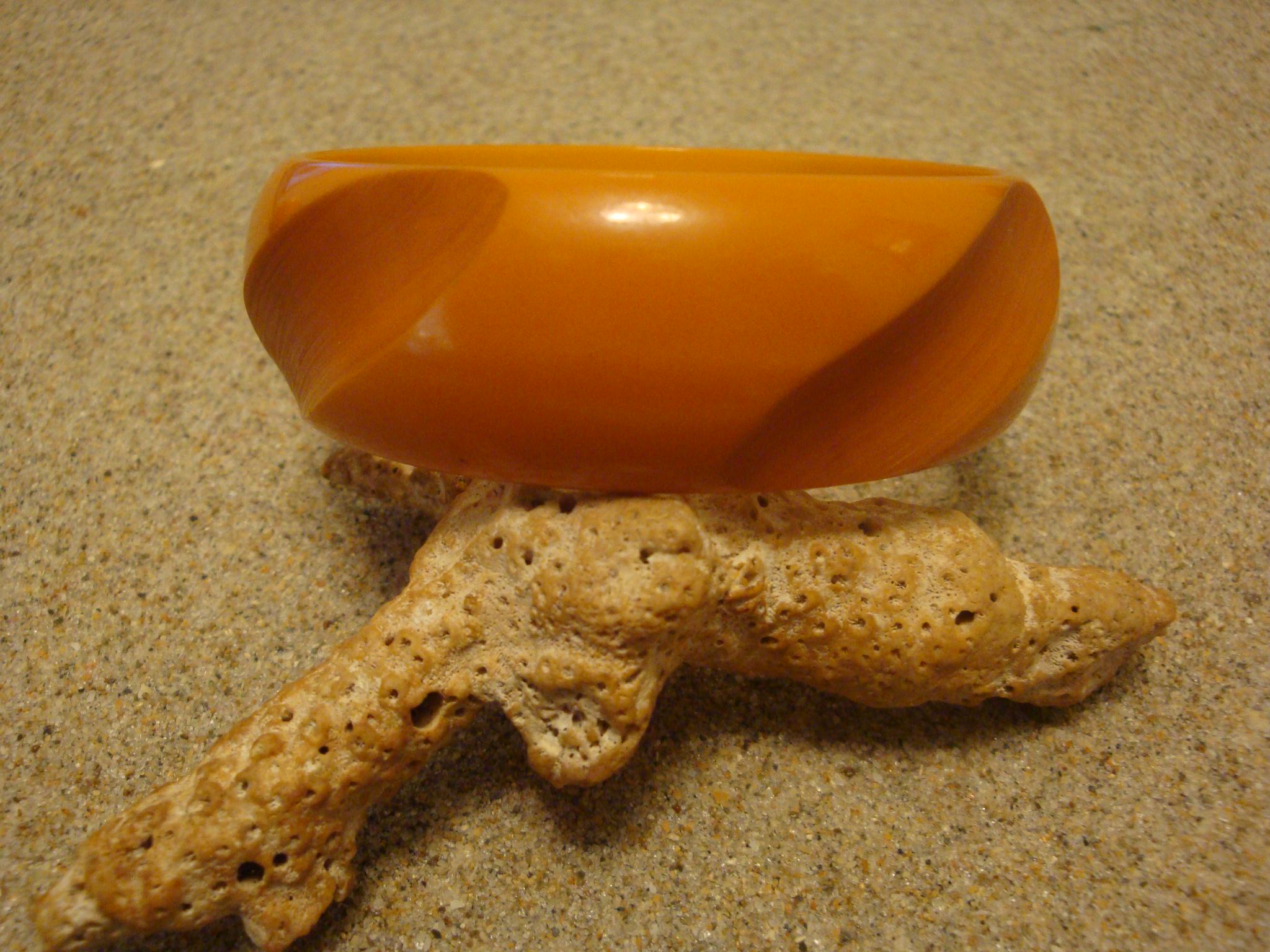 Vintage Burnt Orange Bakelite Bracelet: Modernist Cut Back Design