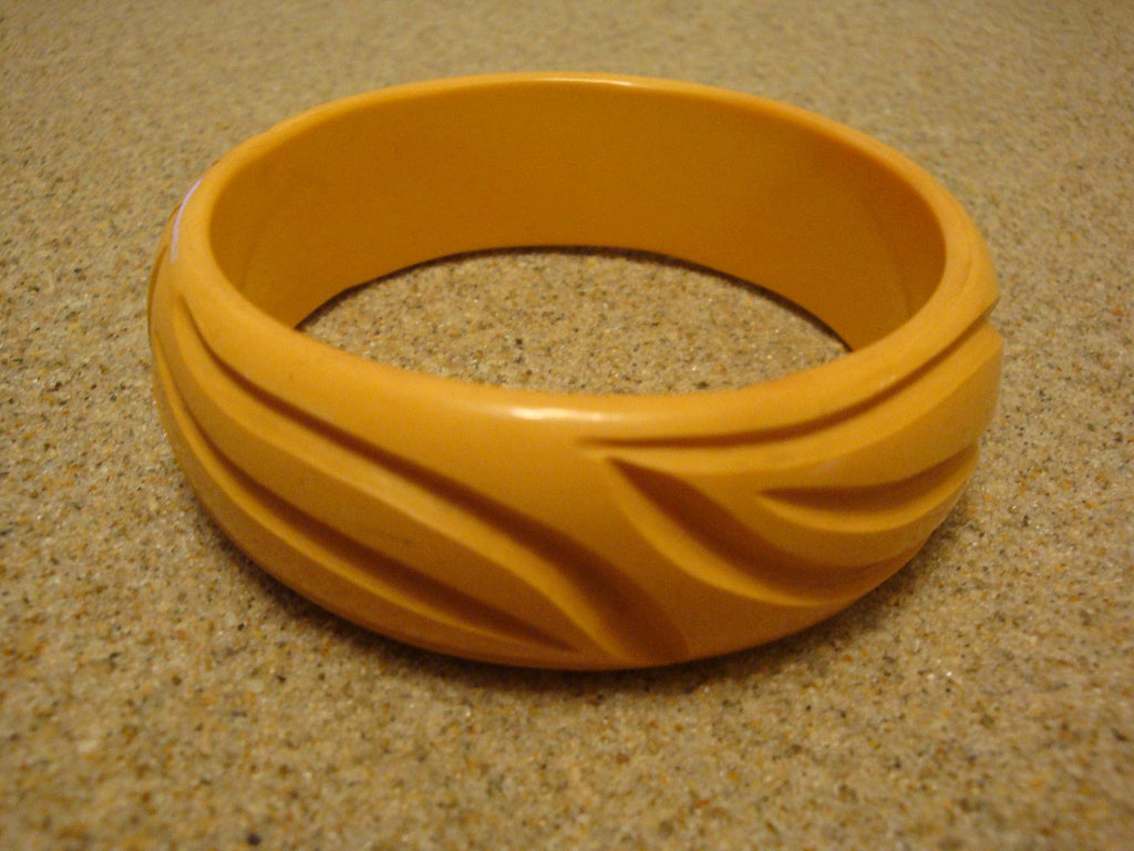 Vintage 7/8" Canary Yellow Bakelite Bracelet! Abstract Flower & Leaf Carvings!