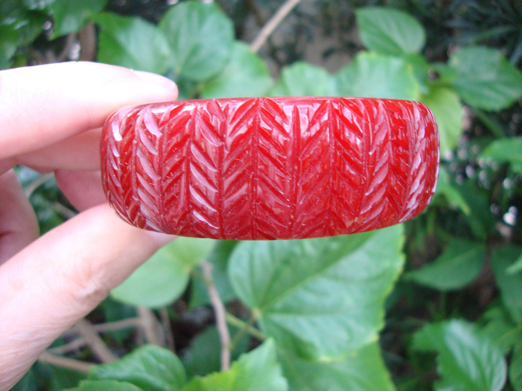 Vintage 1" Bakelite Bracelet! Blood Orange w/ Vertical Branch/Leaf Carvings!