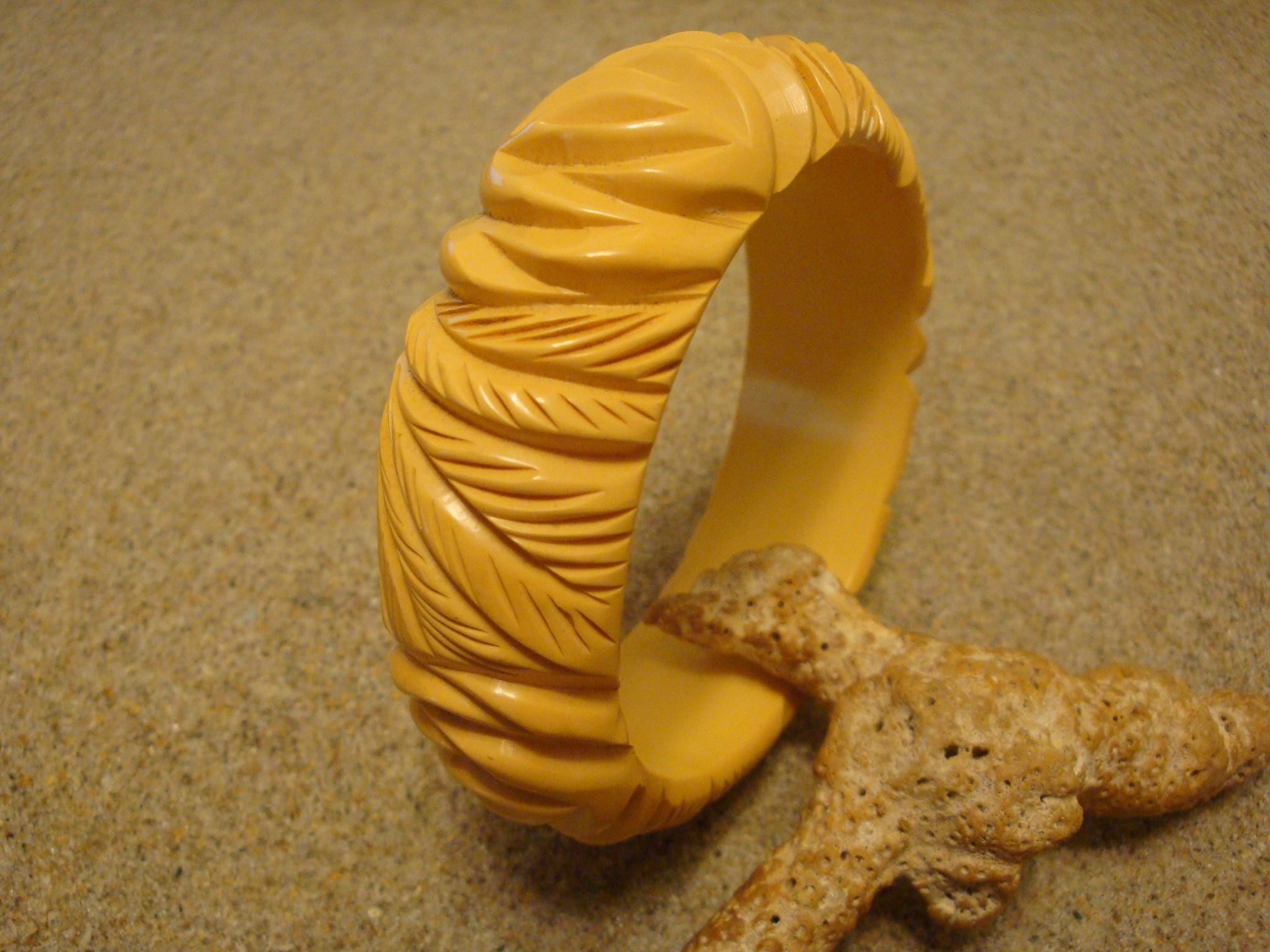 Vintage 1" Canary Yellow Bakelite Bracelet!  Four Lotus Flower & Leaf Carvings!!
