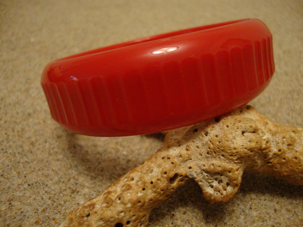 Vintage Cherry Red Bakelite Bracelet: Machine Age Carved Bangle