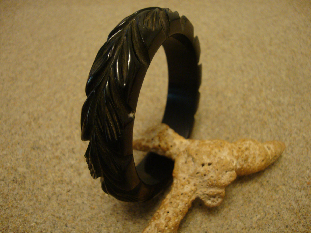 Vintage Midnight Green Bakelite Bracelet: Carved Vine & Leaf Design