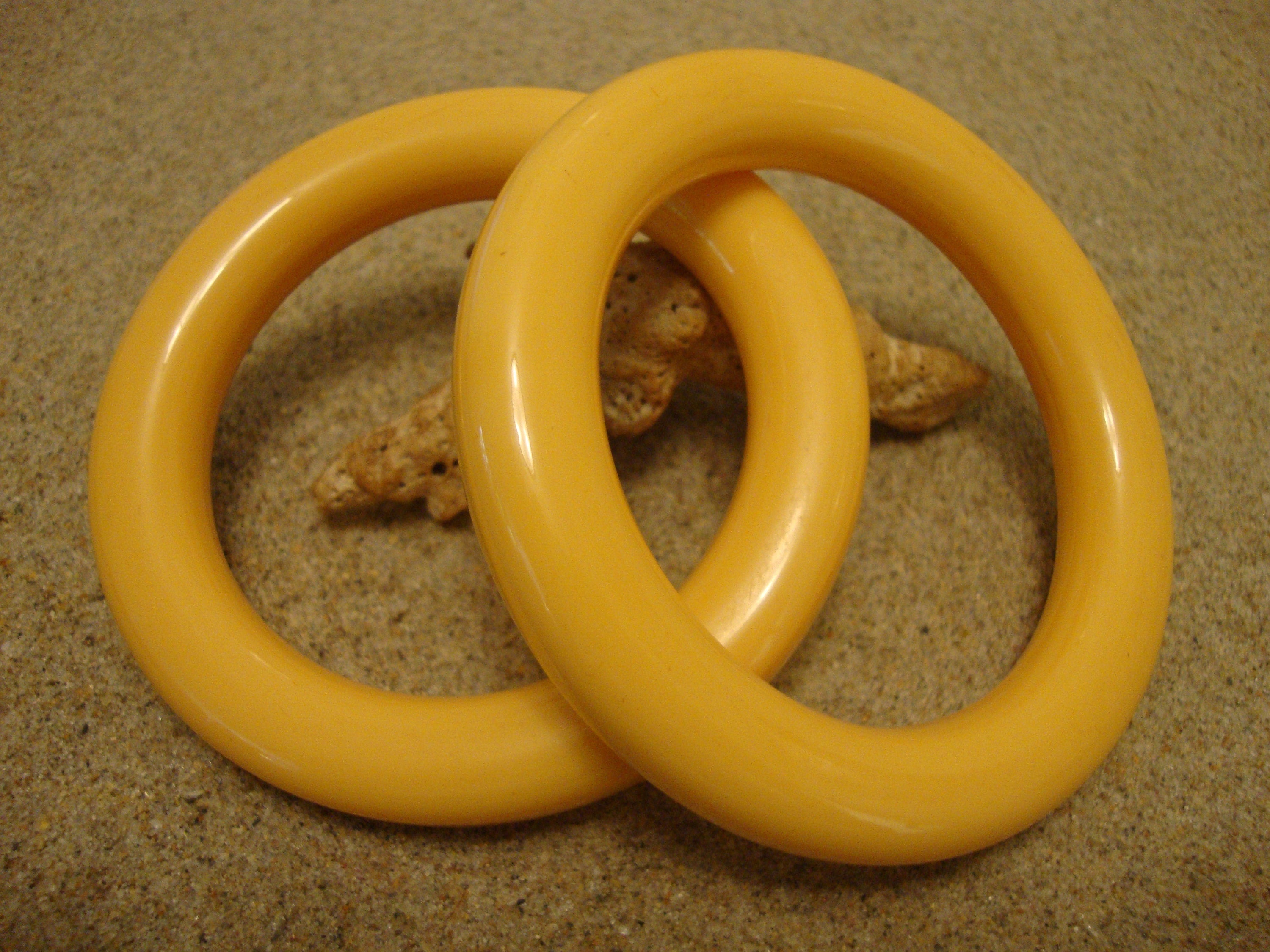 Vintage Pair 1/2" Bakelite Bracelets! Chunky 56g Each; Canary Yellow Color!