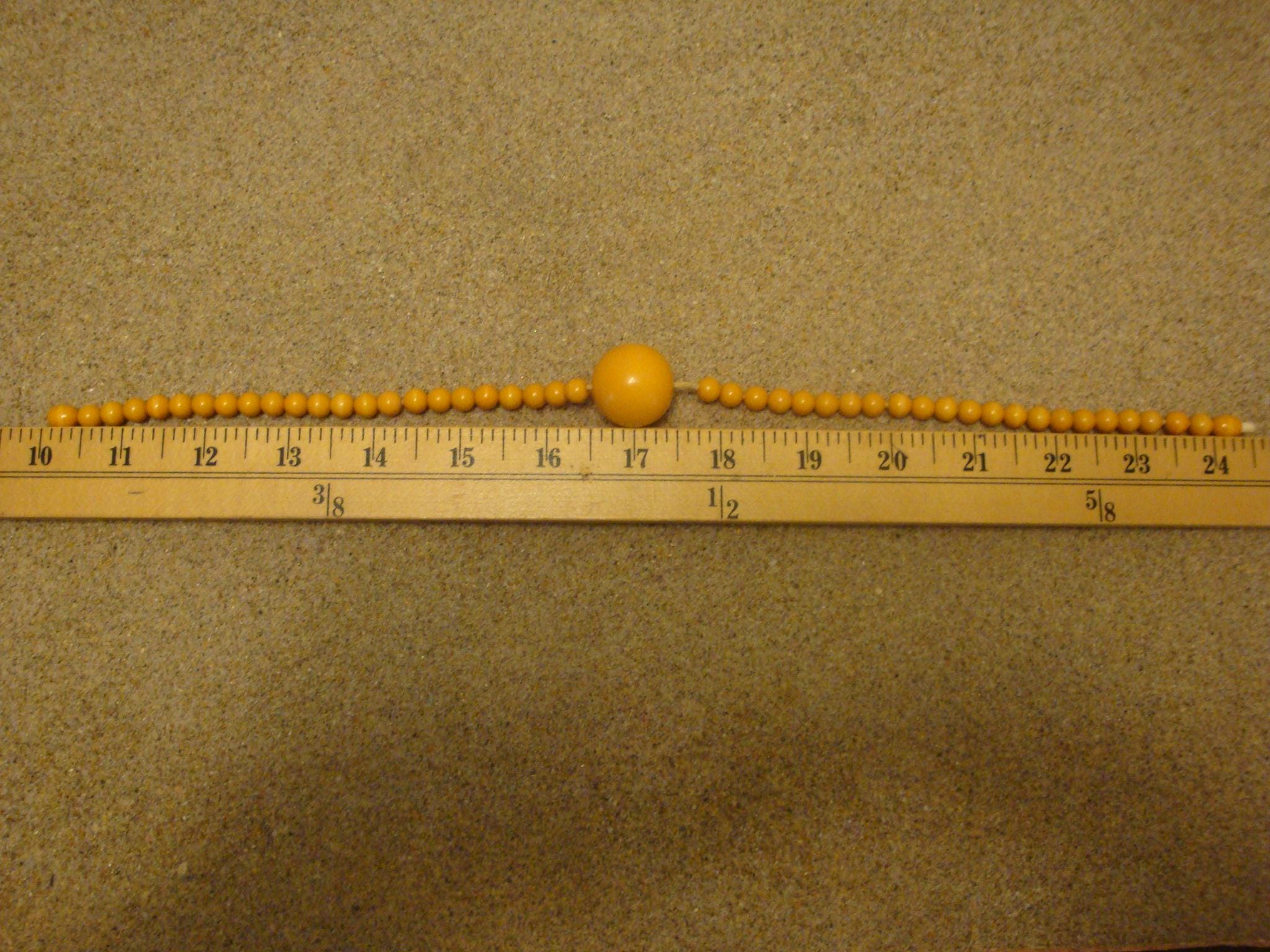 Vintage 14.5" Bakelite Canary Yellow Choker Necklace!  7/8" and 1/4" Beads!