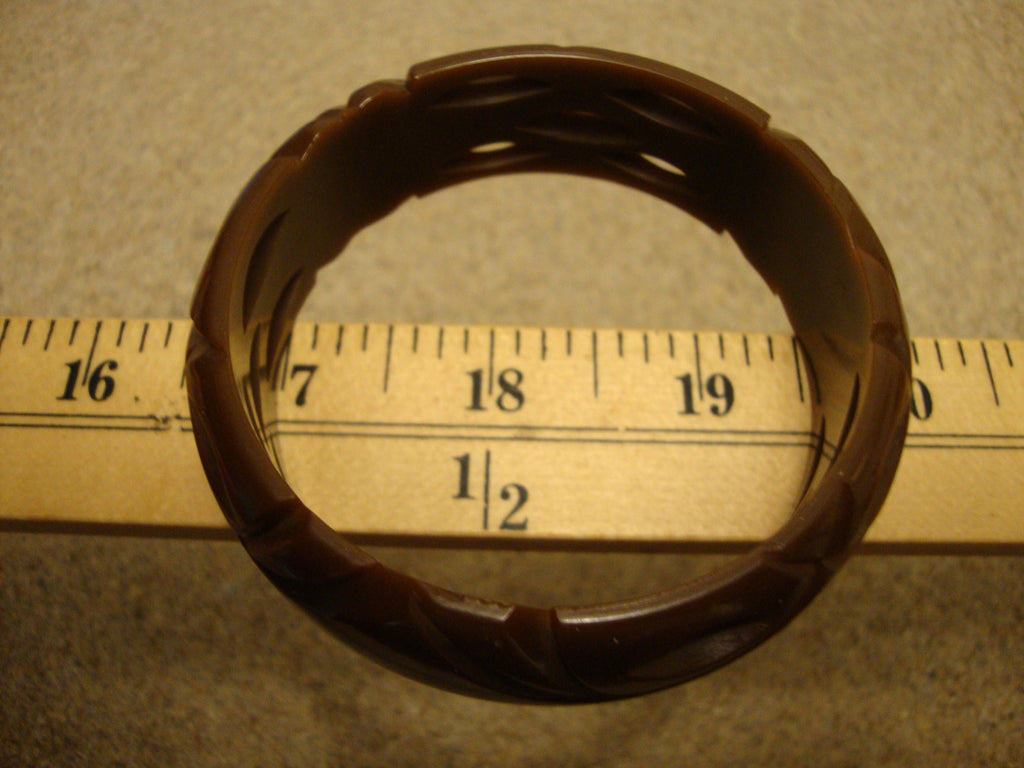 Vintage 7/8" Chocolate Brown Bakelite Bracelet! Geometric Open Work Carvings!