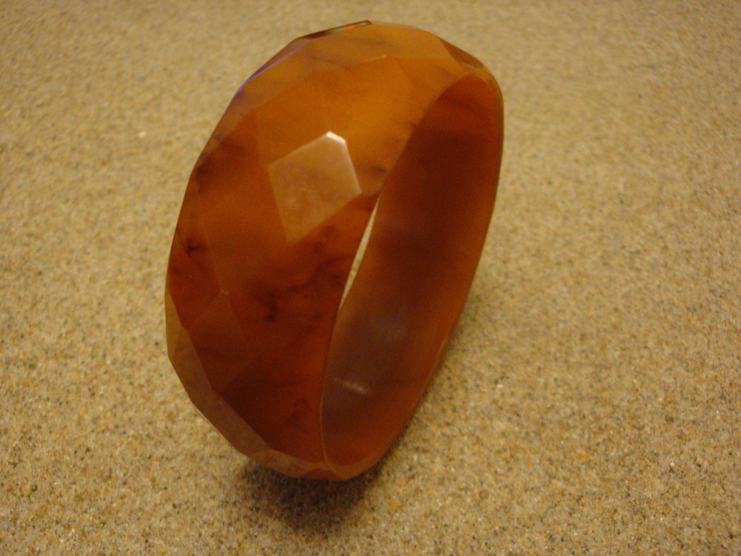 Vintage 1" Burnt Orange & Rust Bakelite Bracelet! Diamond and Triangular Facets!