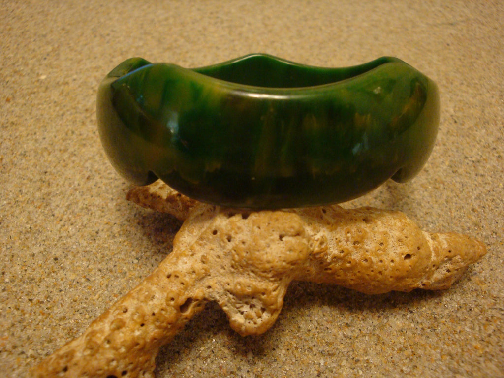 Vintage 7/8" Bakelite Bracelet! Green w/ Yellow Marbling; Scalloped Edges!