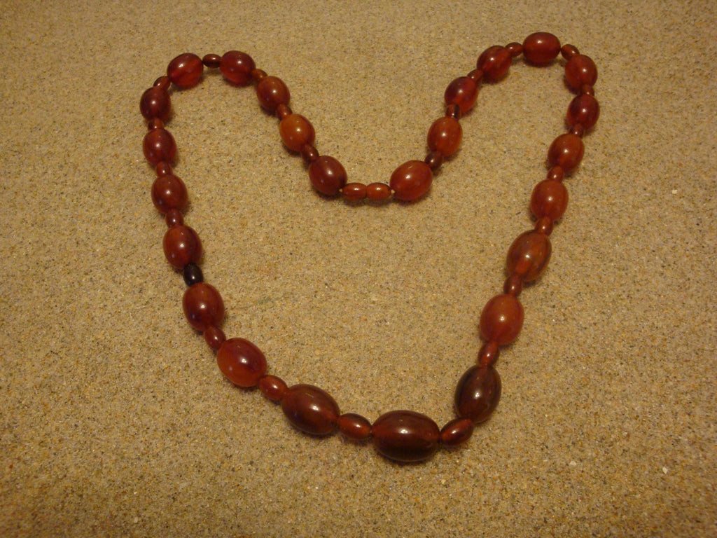Vintage 30" Translucent Marbled Cherry Bakelite Necklace! Graduated Barrell Beads!