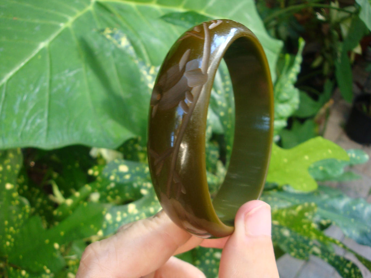 Vintage 3/4" Olive Green Bakelite Bracelet; Classic Bird on Branch Carvings!!