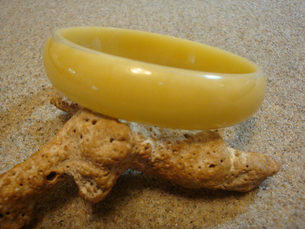 Restored Vintage Bakelite Bracelet: Pale Yellow Marbled Bangle