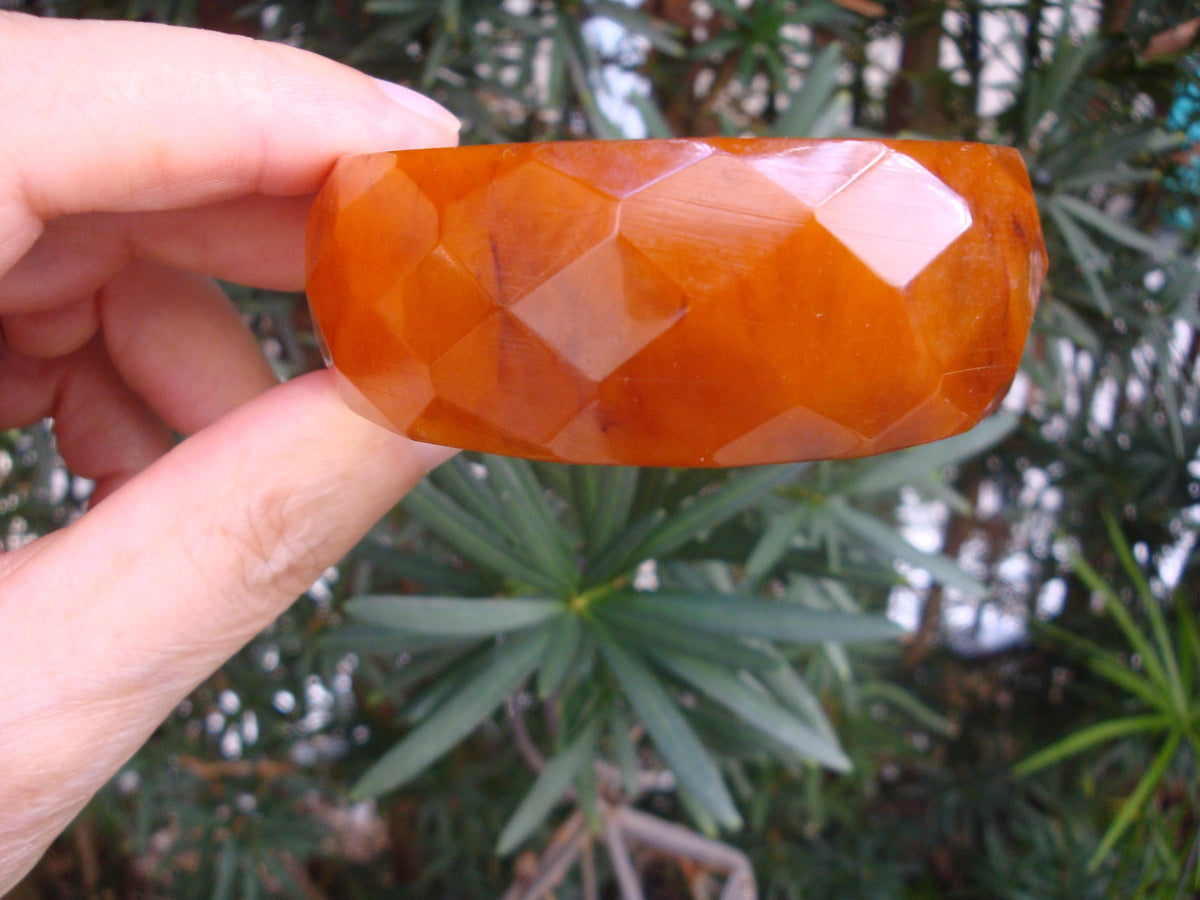 Vintage 1" Burnt Orange & Rust Bakelite Bracelet! Diamond and Triangular Facets!