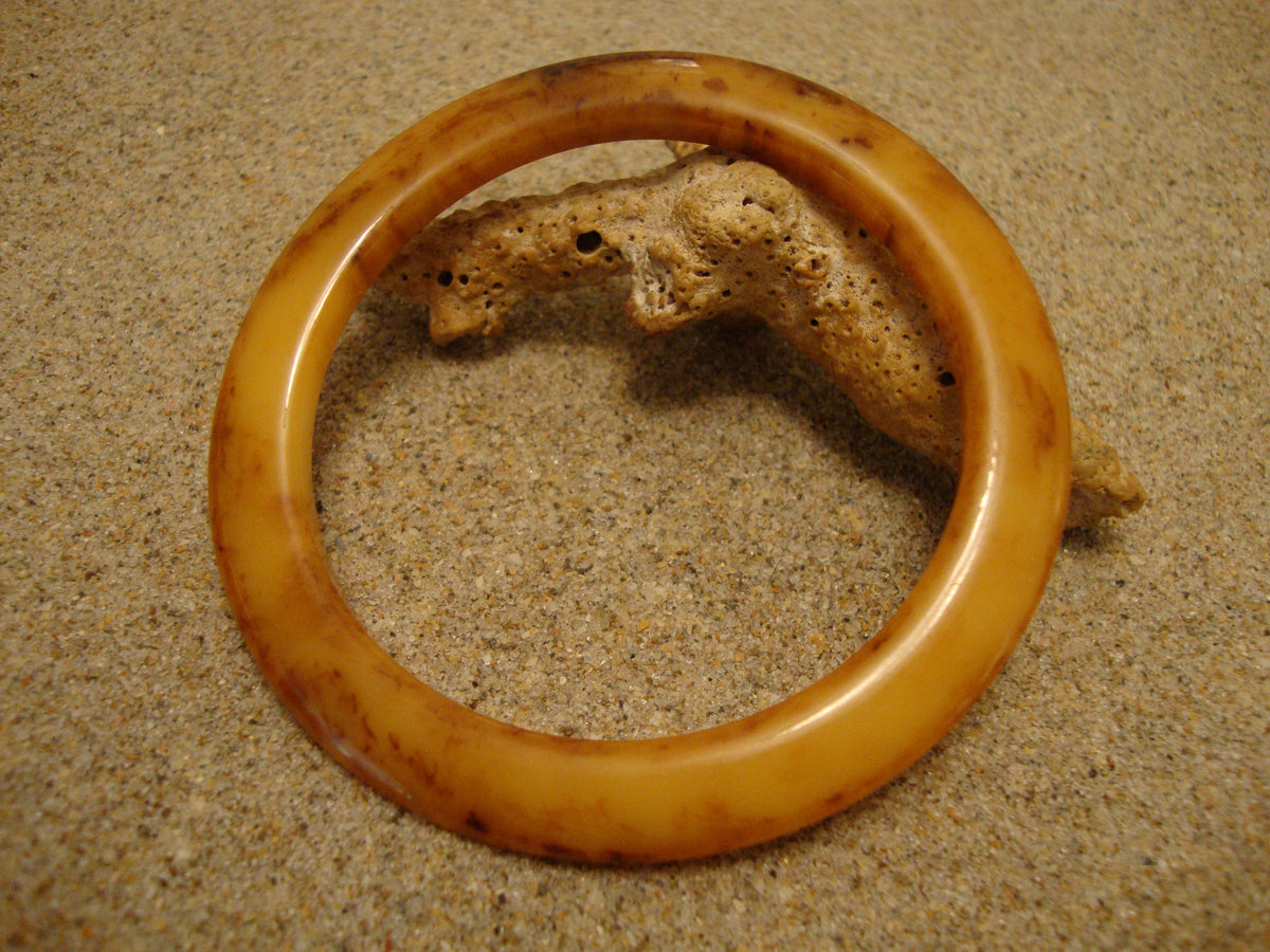 Vintage 1/4" Bakelite "Flying Saucer" Bracelet! Yellow Custard w/ Brown & Rust Marbling!