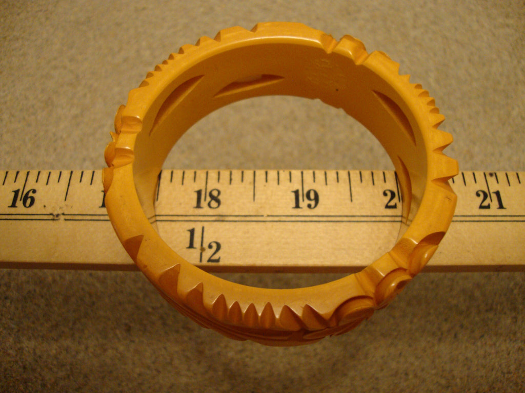 Vintage 7/8" Goldenrod Bakelite Bracelet! Open Work Deep Flower & Leaf Carvings!