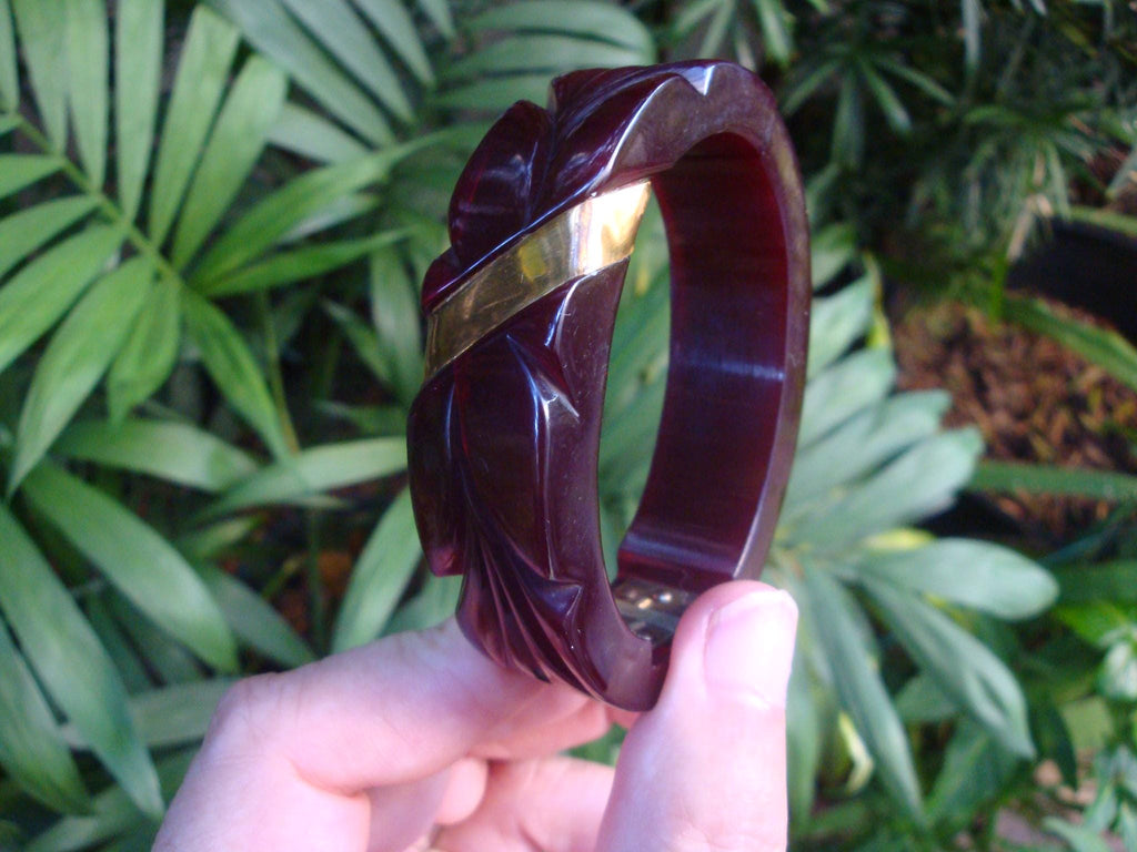 Vintage Bakelite Clamper Bracelet! Mahogany w/ Leaf Carvings & Brass Accent!