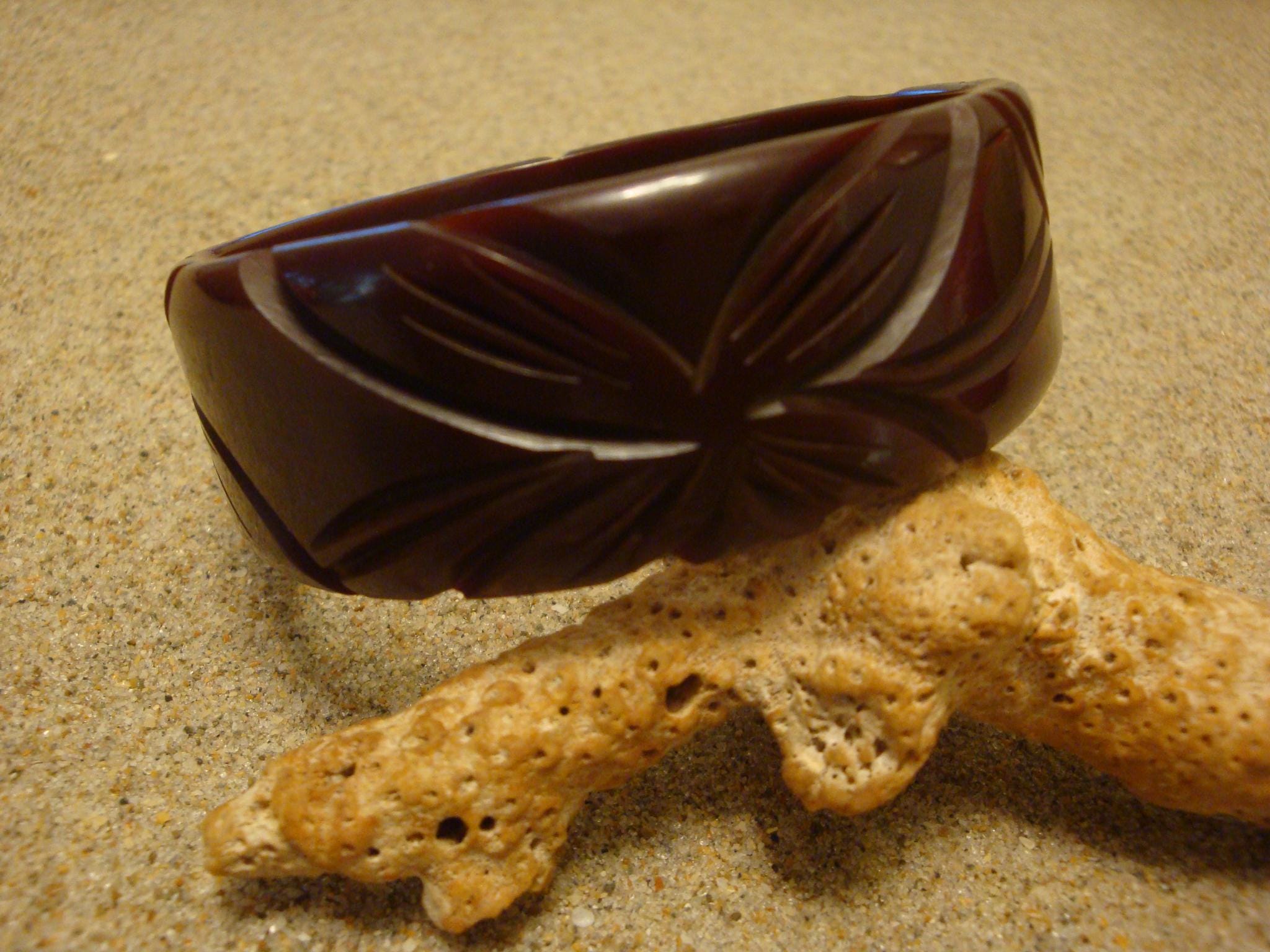 Vintage 1" Bakelite Bracelet! Mahogany w/ Abstract Flower Inspired Carvings!