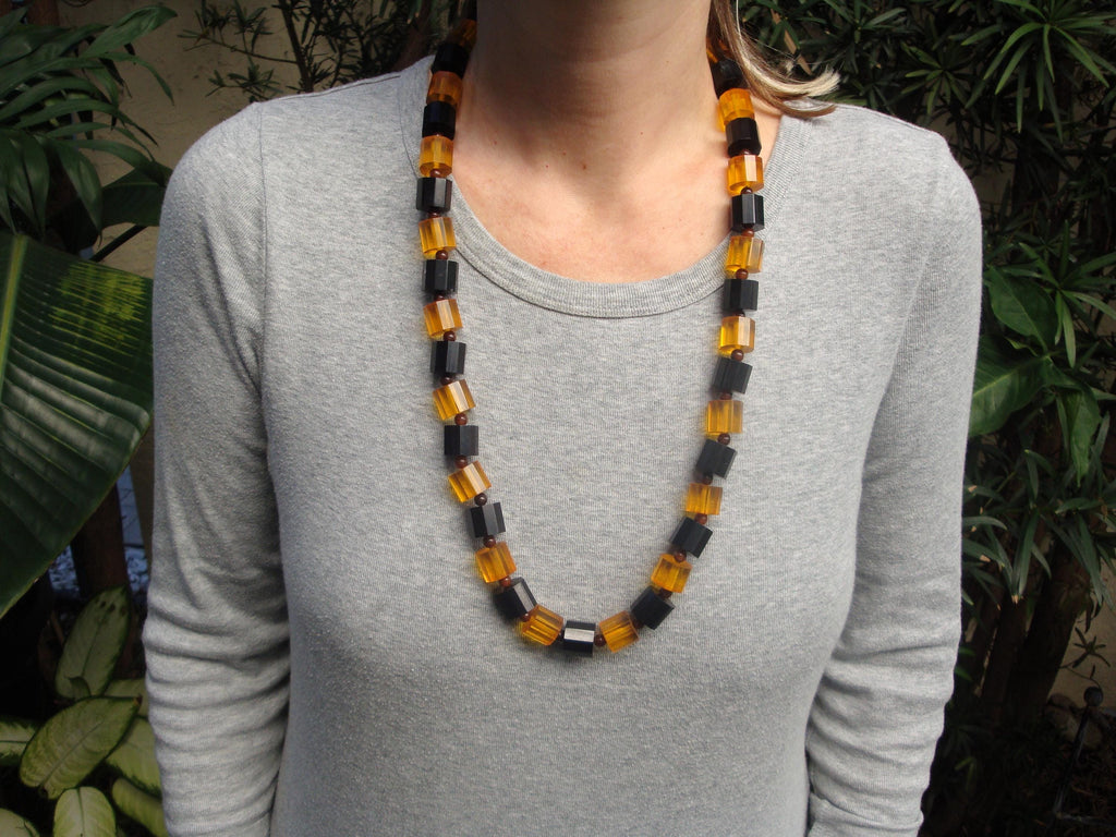 Vintage 30" Bakelite Applejuice/Black 1/2" Faceted Barrel Bead Necklace! 127g!!