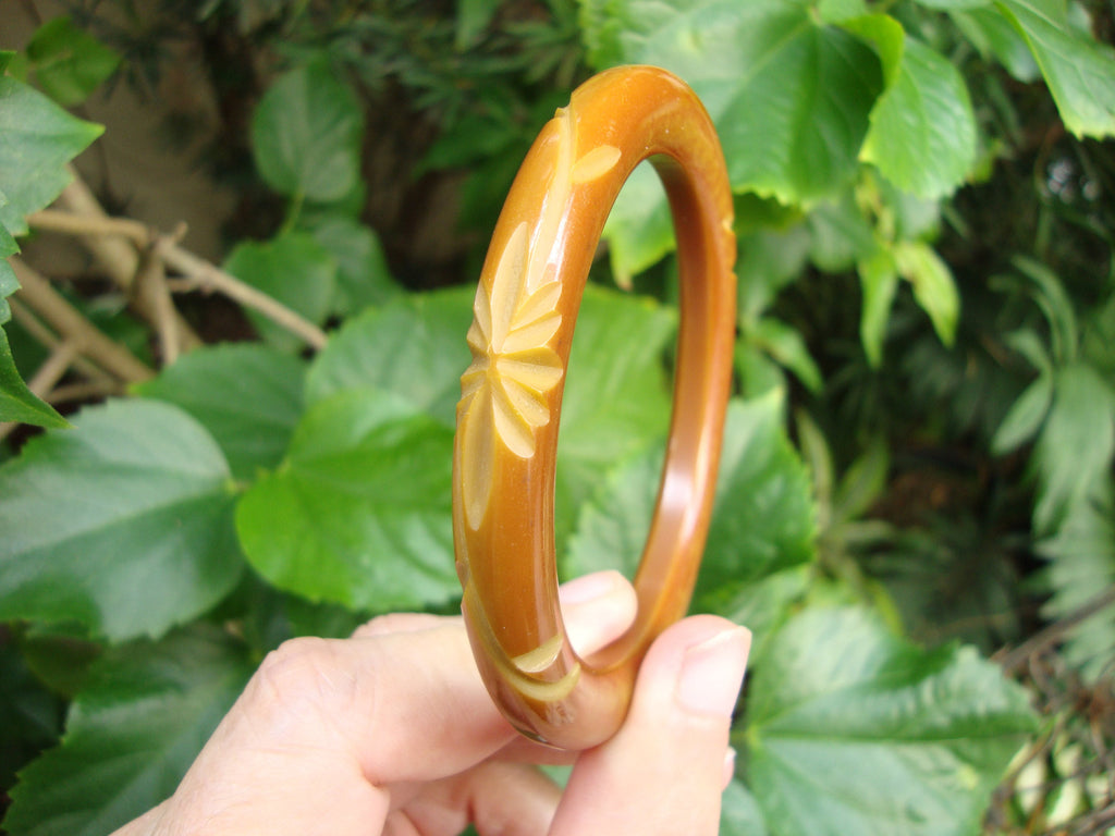 Vintage Jade Green Bakelite Bracelet w/ Brown Overdye and Flower/Leaf Carvings!!