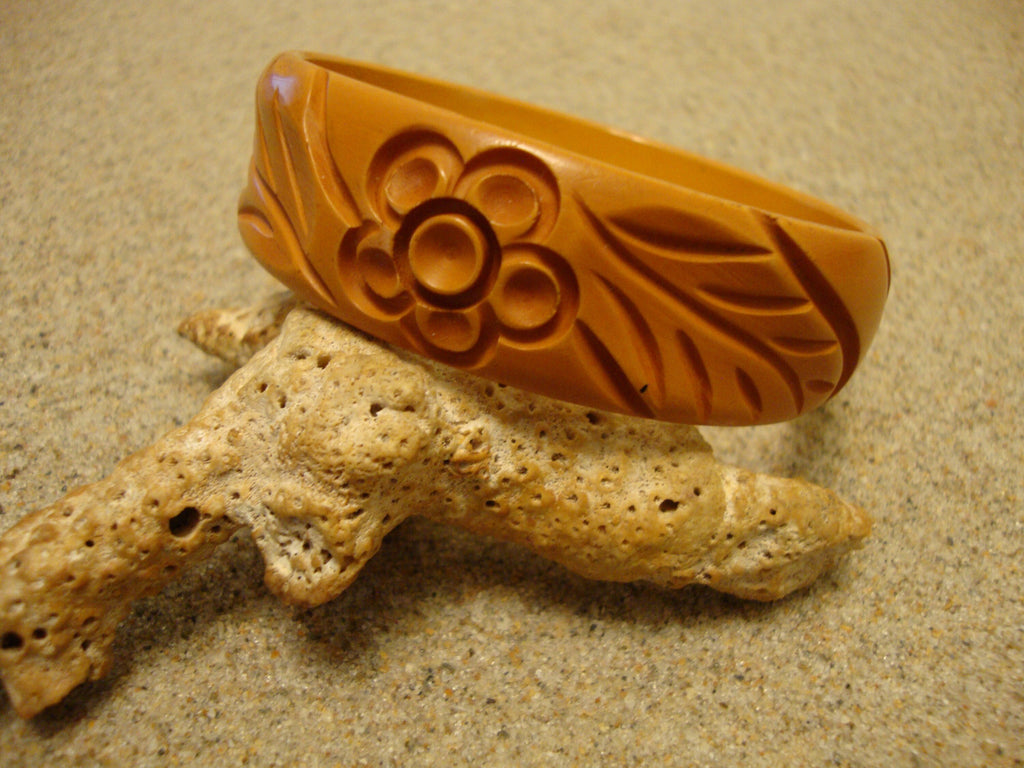 Vintage Burnt Orange Bakelite Bracelet: Carved Flower & Leaf Design