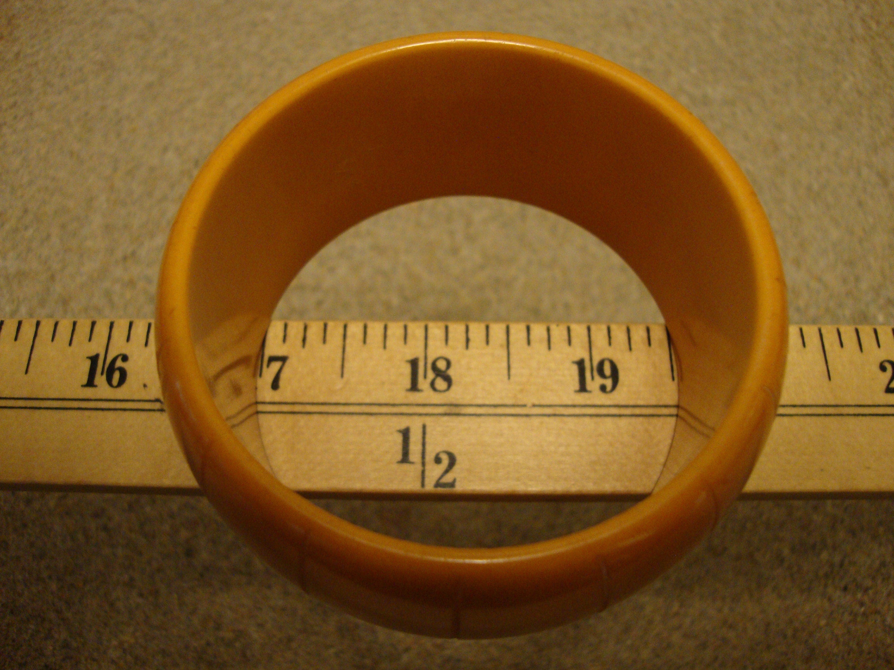 Extra Wide Vintage 1.5" Goldenrod Bakelite Bracelet! Thin Vertical Carvings!!