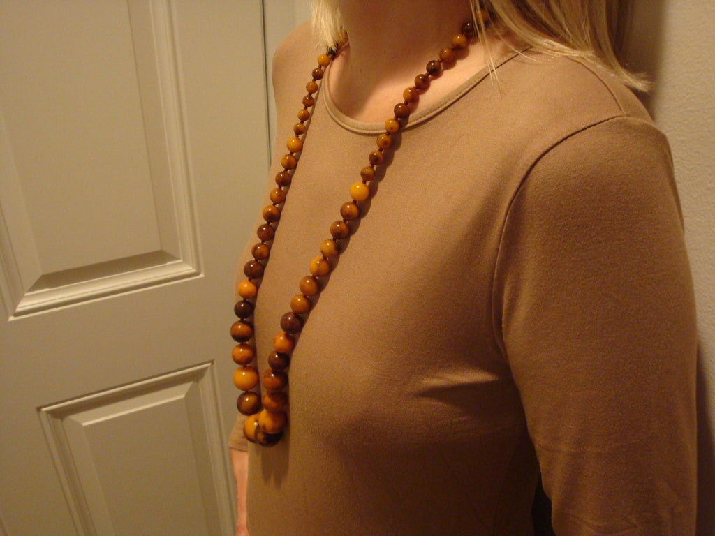Vintage 34" Bakelite Necklace! Marbled Graduated Brown & Butterscotch Beads!